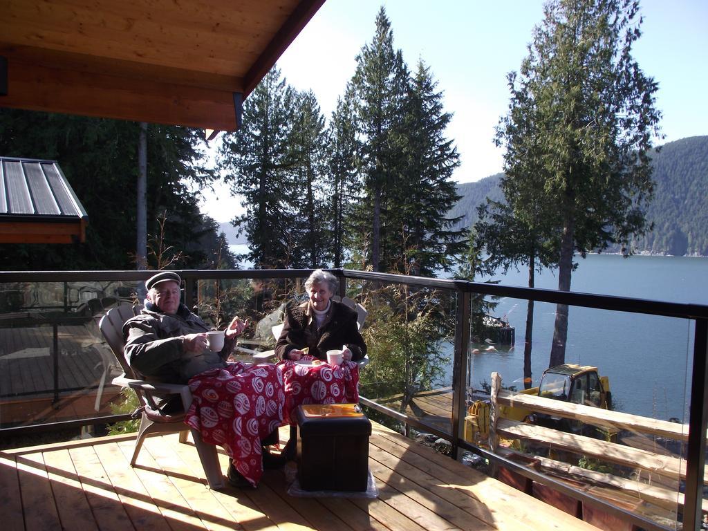 Wild Coast Chalets Port Renfrew Oda fotoğraf