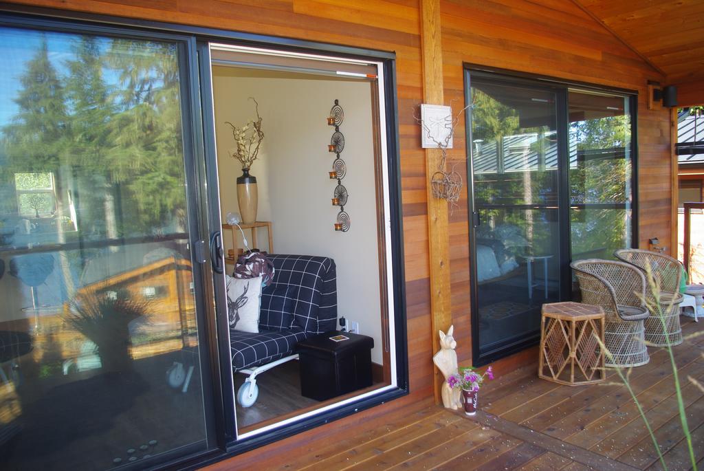 Wild Coast Chalets Port Renfrew Oda fotoğraf