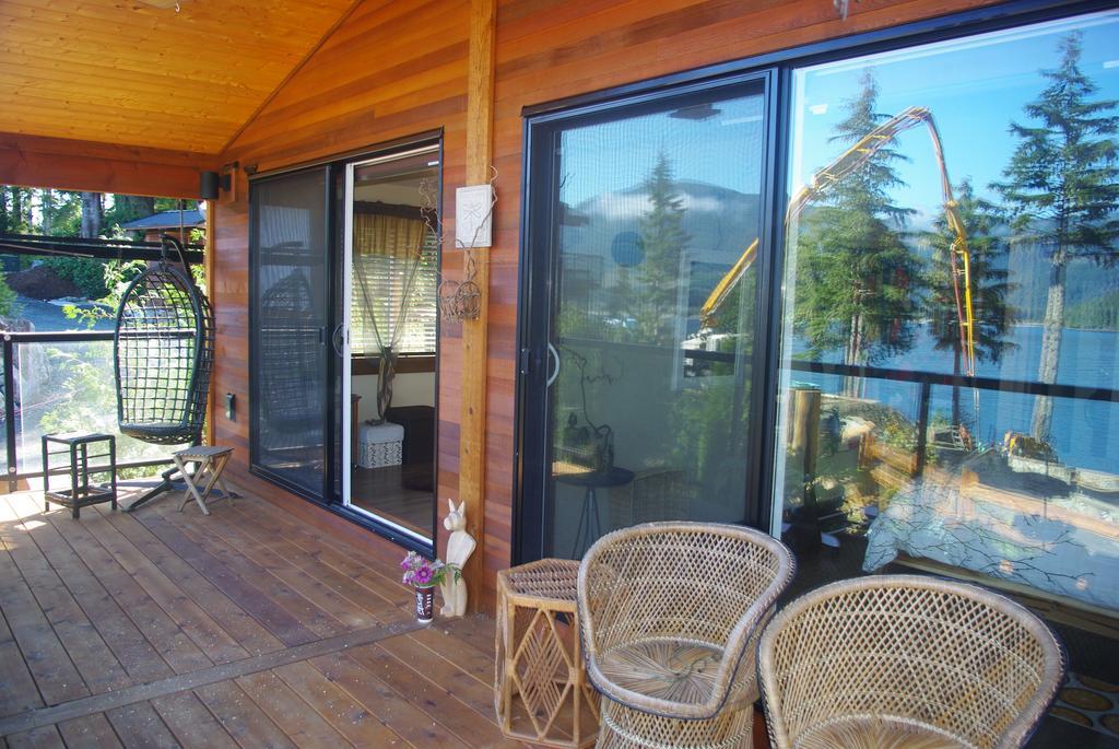Wild Coast Chalets Port Renfrew Oda fotoğraf