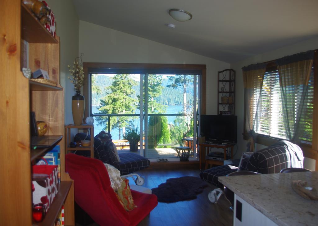 Wild Coast Chalets Port Renfrew Oda fotoğraf
