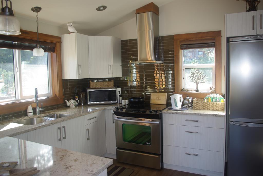 Wild Coast Chalets Port Renfrew Oda fotoğraf