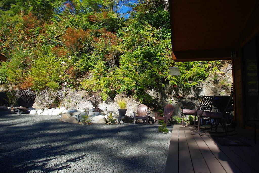 Wild Coast Chalets Port Renfrew Oda fotoğraf